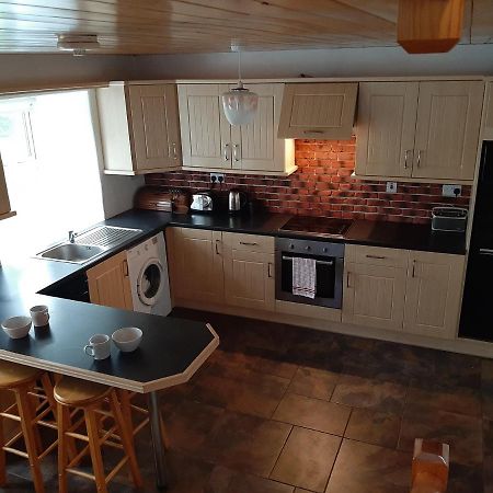 Traditional Cosy Cottage With Beautiful Views Westport Kültér fotó
