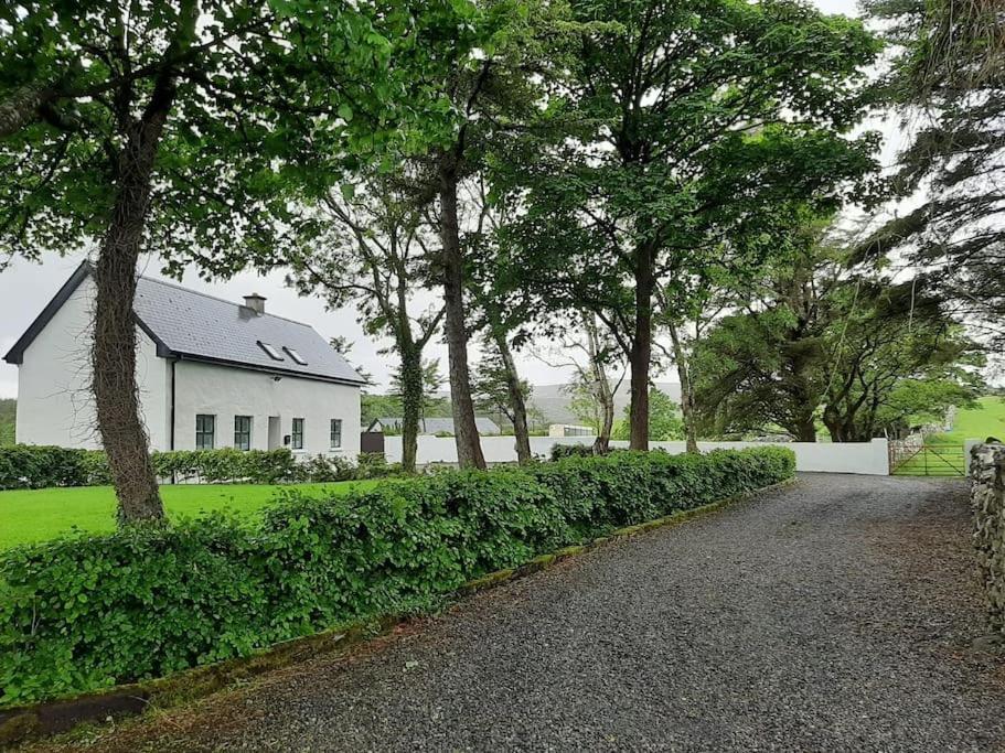 Traditional Cosy Cottage With Beautiful Views Westport Kültér fotó