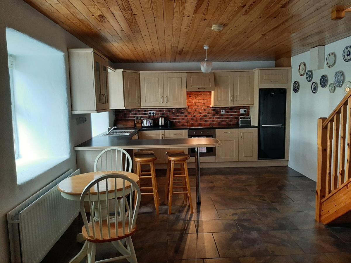 Traditional Cosy Cottage With Beautiful Views Westport Kültér fotó